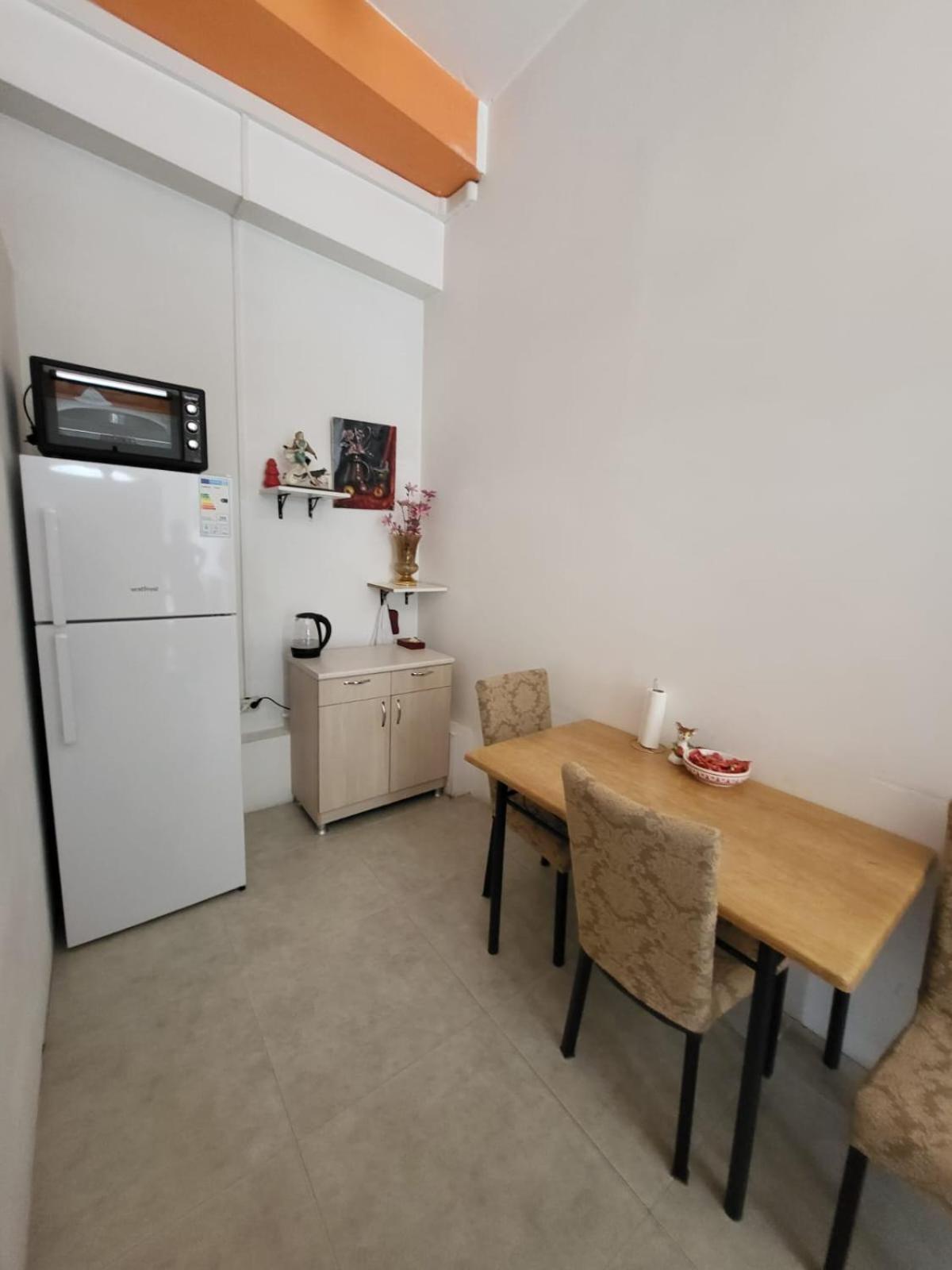 Hostel Near The Square 第比利斯 外观 照片